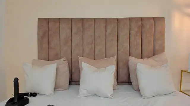 amber colliiins online show from March 2026 05:20:01 PM