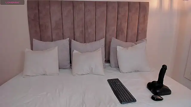 amber colliiins online show from October 2025 05:46:02 PM