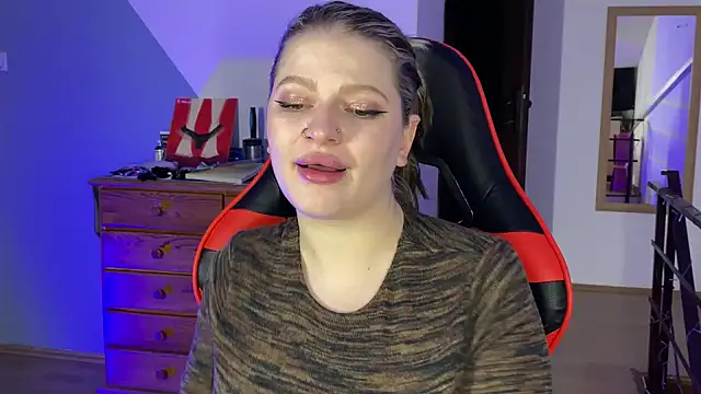 Mia Kamp online show from October 2025 12:44:01 AM