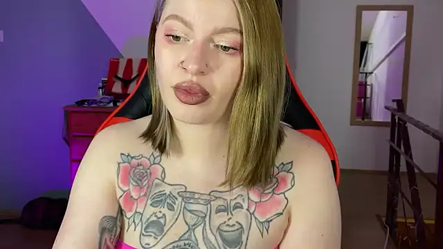 Mia Kamp online show from September 2025 11:49:02 AM