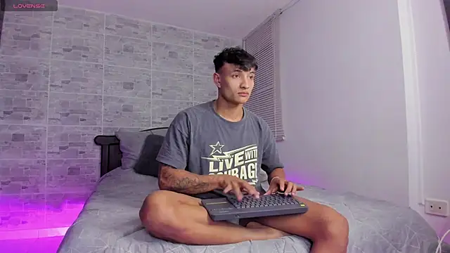 DavisFirb online show from November 2025 01:22:01 AM