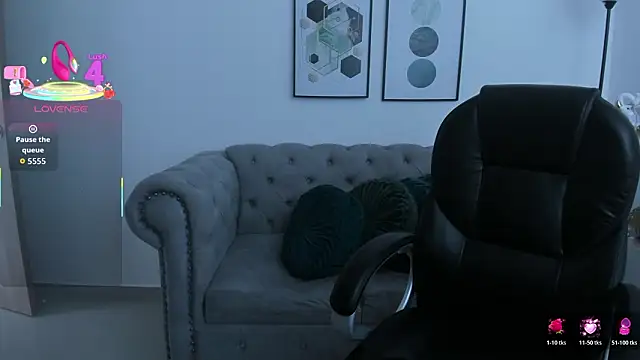 issi loren online show from March 2026 08:14:01 PM