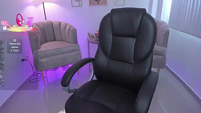 issi loren online show from December 2025 04:05:02 PM