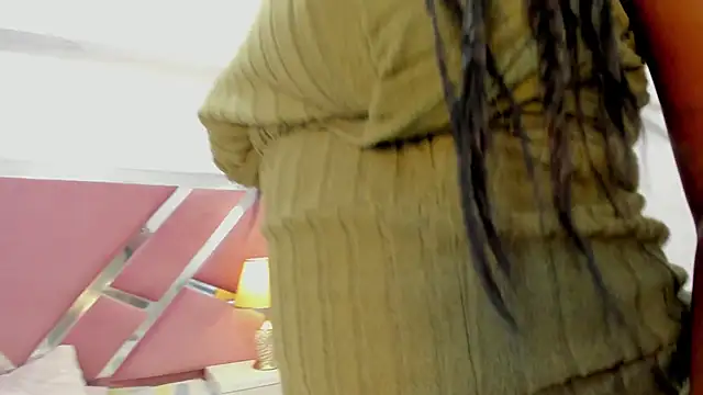 SulyClarck online show from November 2025 02:11:01 PM