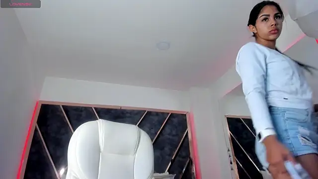 SusanaHenao online show from March 2026 05:13:01 PM