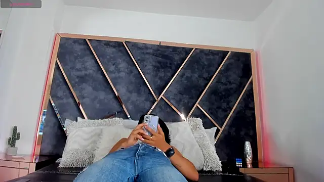 SusanaHenao online show from December 2025 07:37:02 PM