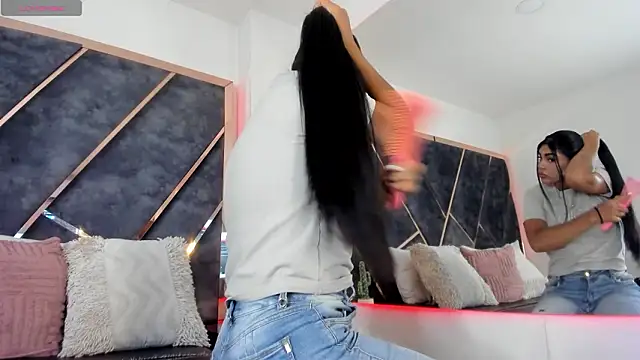 SusanaHenao online show from March 2026 05:39:02 PM