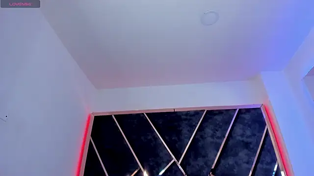 SusanaHenao online show from October 2025 05:56:02 PM