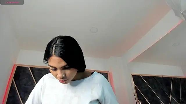 SusanaHenao online show from April 2026 05:10:01 PM