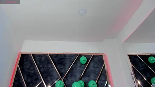 SusanaHenao online show from April 2026 04:02:01 PM