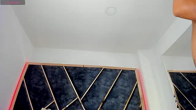 SusanaHenao online show from March 2026 06:04:02 PM