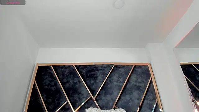 SusanaHenao online show from December 2025 07:04:02 PM