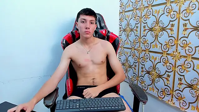 LittleDanny  online show from October 2025 04:04:01 PM