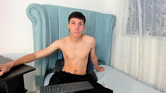 LittleDanny  online show from October 2025 02:49:02 PM