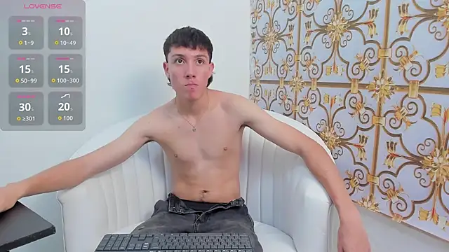 LittleDanny  online show from October 2025 05:56:01 PM