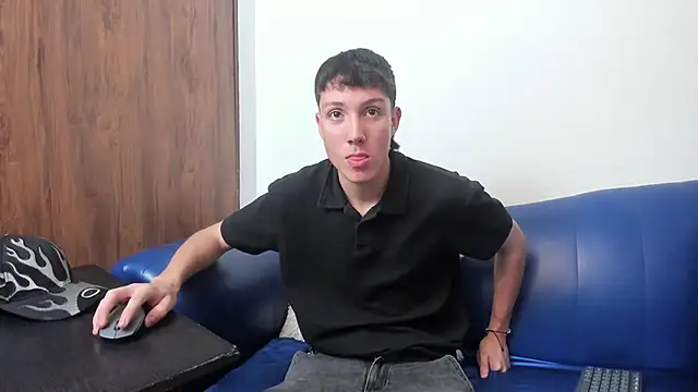 LittleDanny  online show from November 2025 05:13:02 PM