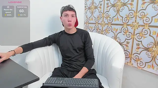 LittleDanny  online show from November 2025 02:53:01 PM