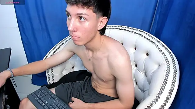 LittleDanny  online show from October 2025 01:58:02 PM