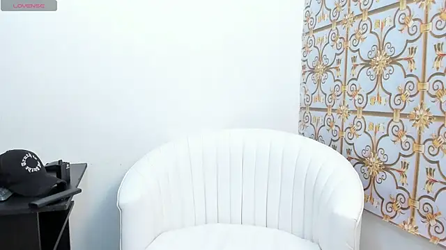 LittleDanny  online show from November 2025 03:48:02 PM