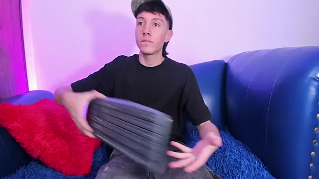 LittleDanny  online show from April 2026 02:35:01 PM