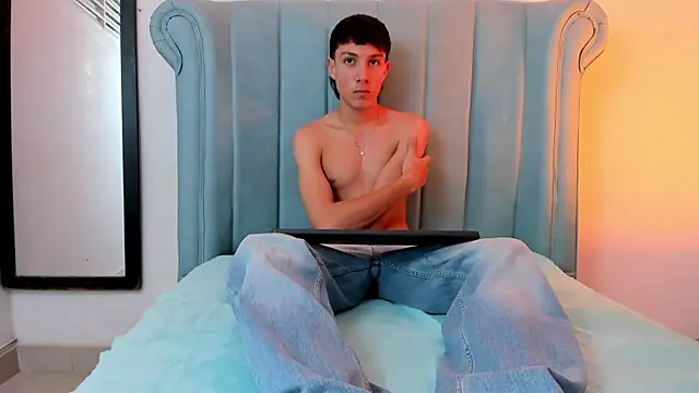 LittleDanny  online show from March 2026 03:50:02 PM