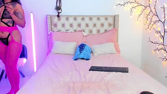 LenaStylesOA online show from March 2026 09:49:01 PM