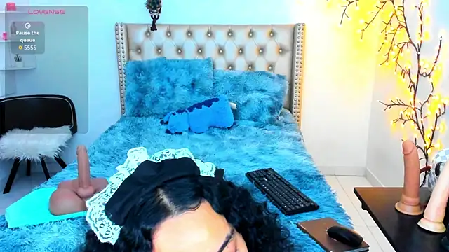 LenaStylesOA online show from January 2026 01:29:01 PM