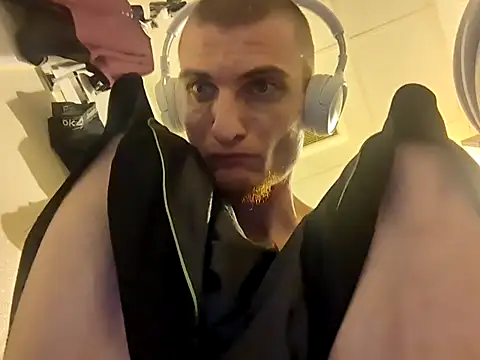 jizzyglizzy92 online show from March 2026 07:45:01 AM