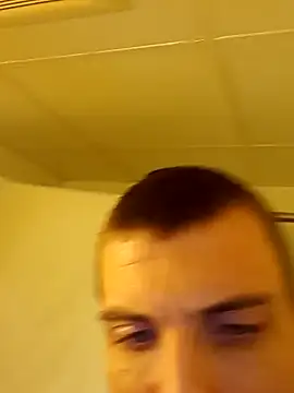 jizzyglizzy92 online show from February 2026 04:22:01 AM