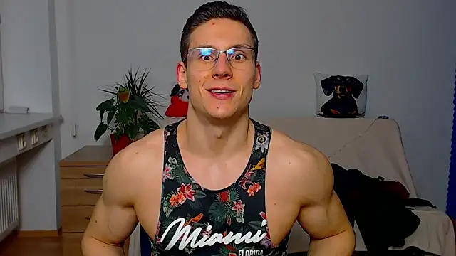 ZeinMiracles online show from December 2025 11:32:02 PM