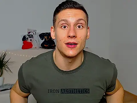 ZeinMiracles online show from October 2025 08:43:02 PM