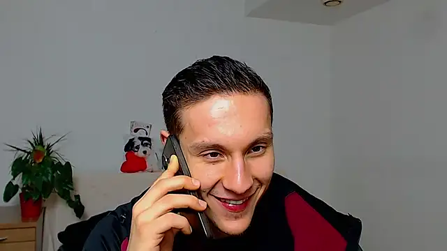 ZeinMiracles online show from December 2025 07:13:01 PM