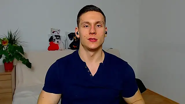 ZeinMiracles online show from November 2025 08:31:02 PM