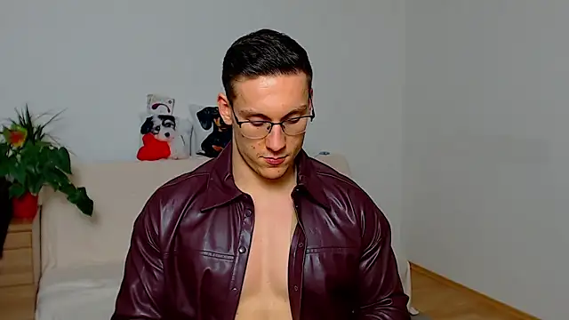 ZeinMiracles online show from December 2025 10:00:02 PM