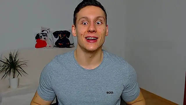 ZeinMiracles online show from November 2025 11:09:01 PM