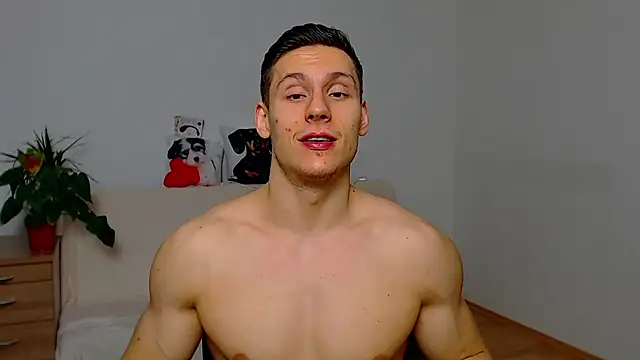 ZeinMiracles online show from December 2025 09:26:02 PM