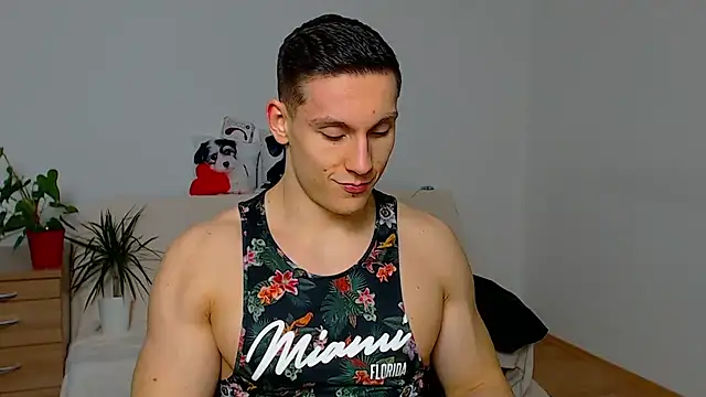 ZeinMiracles online show from November 2025 07:13:02 PM