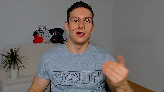 ZeinMiracles online show from November 2025 11:09:02 PM