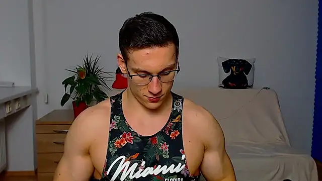 ZeinMiracles online show from December 2025 10:59:01 PM