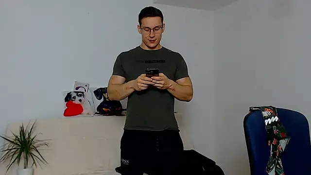 ZeinMiracles online show from November 2025 08:58:02 PM