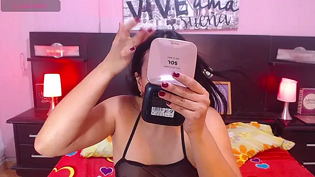 alyssabunnyy online show from November 2025 04:23:01 PM