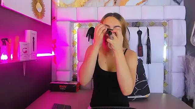 Natasha-Adams online show from February 2026 09:25:01 PM