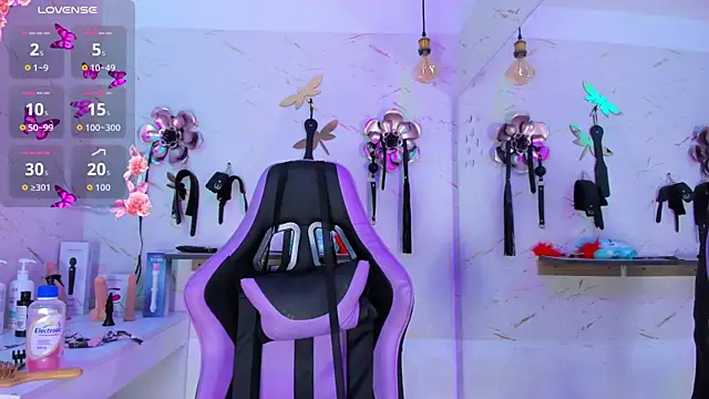 Natasha-Adams online show from April 2026 09:23:01 PM