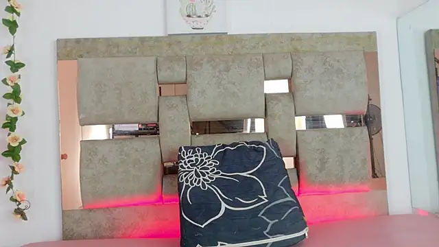 Snapshot of Natasha-Adams chatting on November 2025 06:30:01 PM Natasha-Adams online show from November 2025 06:30:01 PM