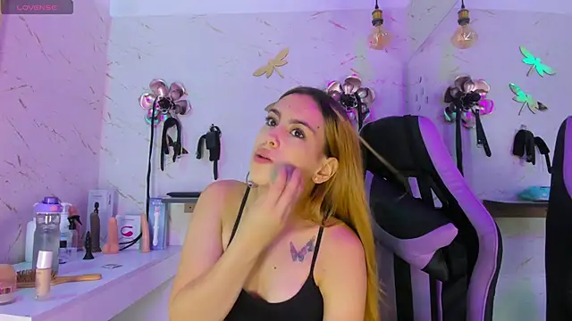 Natasha-Adams online show from April 2026 09:27:02 PM