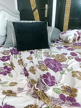 Hot-lino online show from October 2025 02:34:02 AM