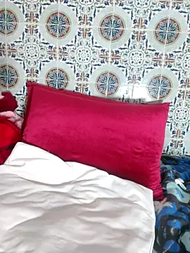 Hot-lino online show from December 2025 04:28:02 PM