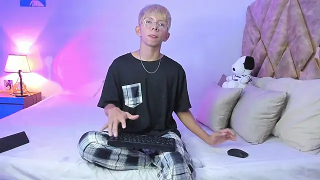 Hyunjin Son online show from January 2026 05:42:02 PM