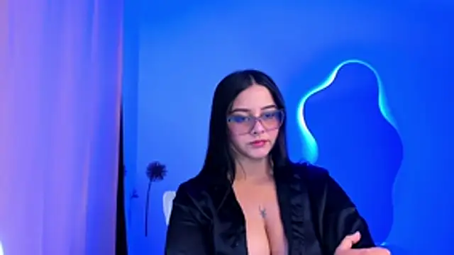 val ferrer online show from October 2025 02:45:01 AM