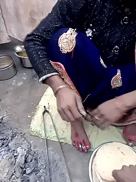 Snapshot of parmila203 chatting on January 2026 03:32:01 AM parmila203 online show from January 2026 03:32:01 AM